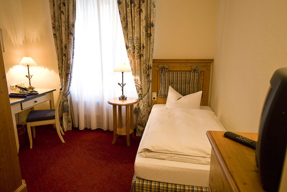 Hotel Post Murnau Murnau am Staffelsee Extérieur photo