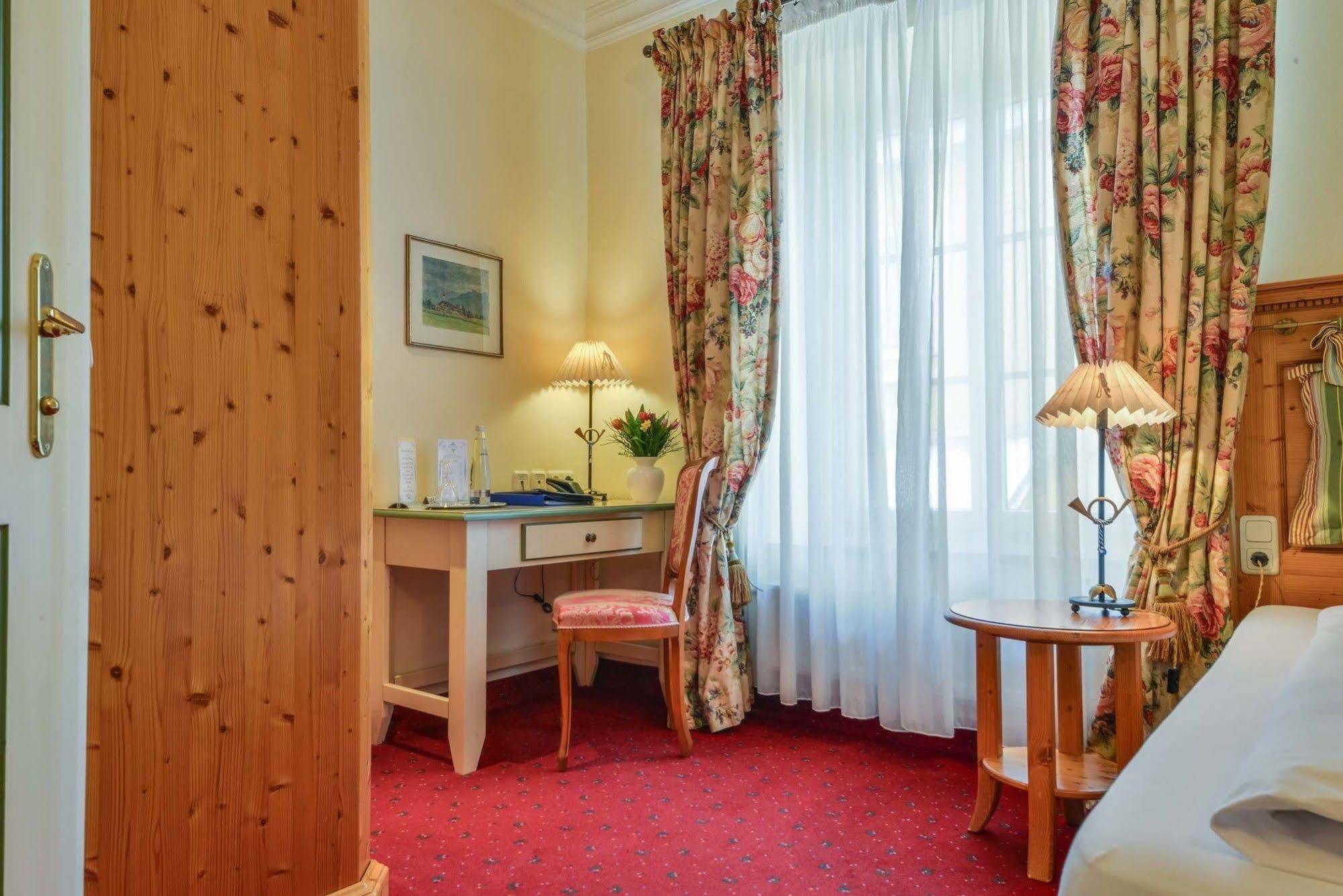 Hotel Post Murnau Murnau am Staffelsee Extérieur photo
